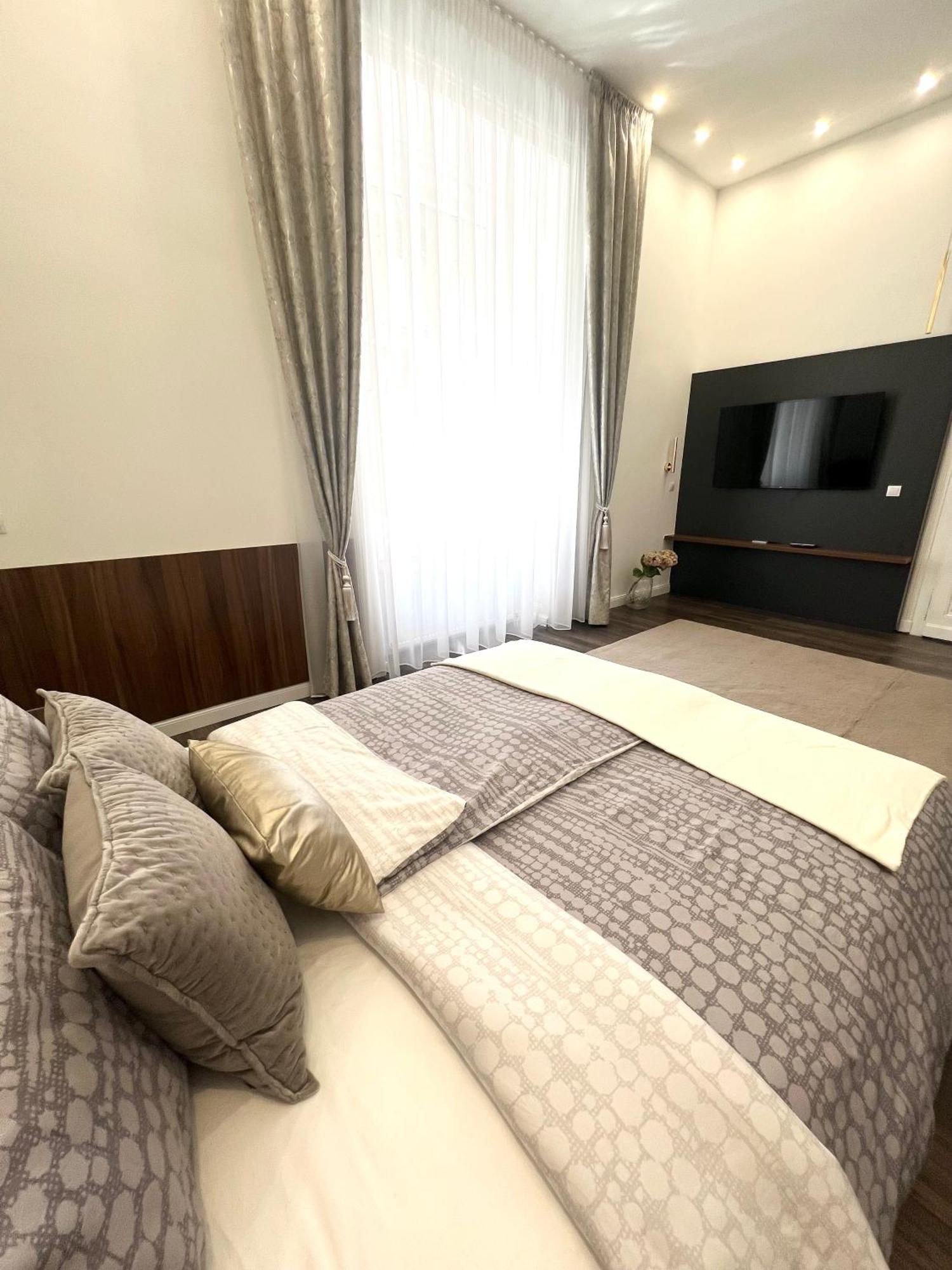 Elizabeth Apartment Deluxe บูดาเปสต์ ภายนอก รูปภาพ